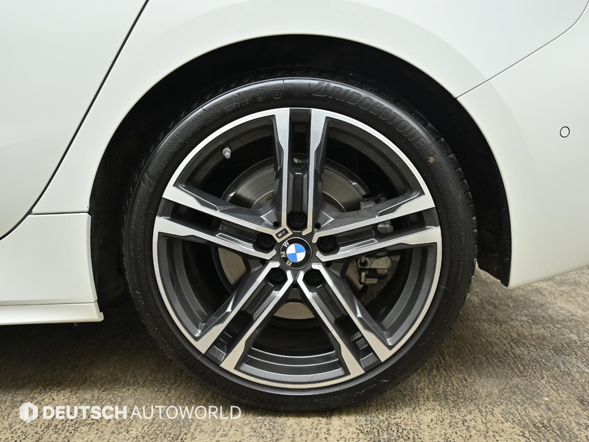 1 Series F40 120i M Sport